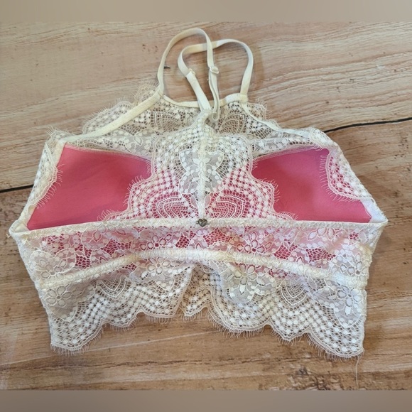Victoria’s Secret Bra Bralette Small AA-C Whitw Pullover Racerback Lace Sexy - Picture 3 of 5